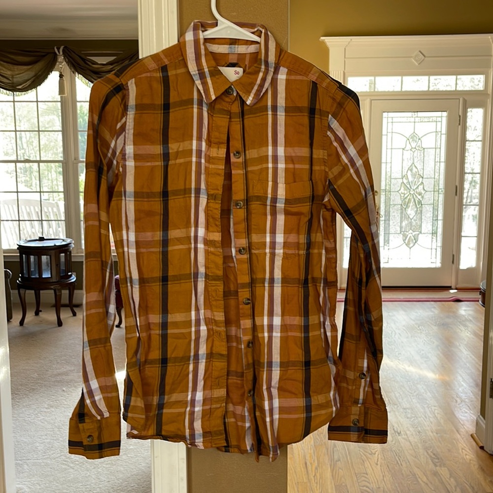 Long sleeve cotton plaid button down